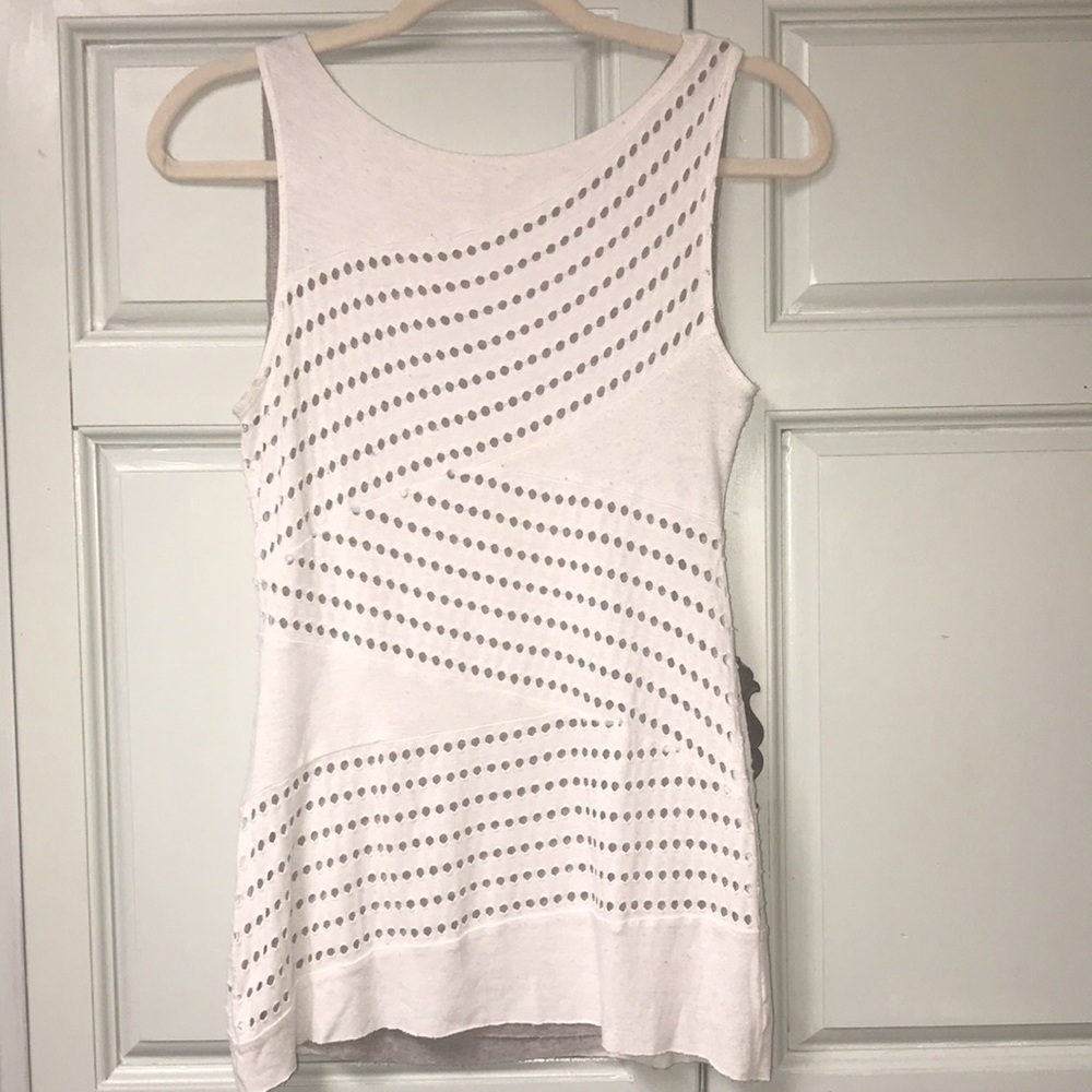 White sleeveless M